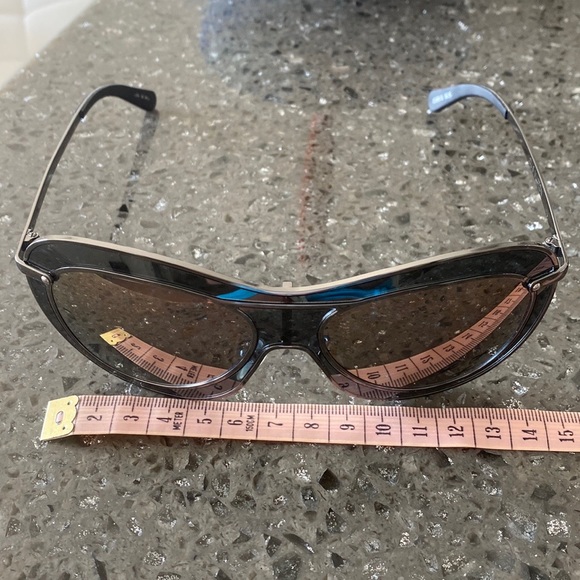 LOUIS VUITTON WOMEN SUNGLASSES - Picture 10 of 10